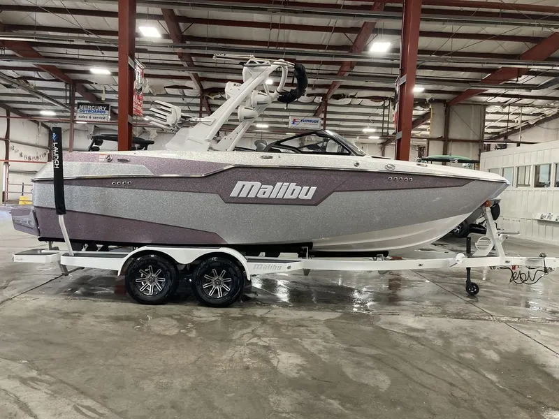 The Image of Malibu M220 2024 - 0