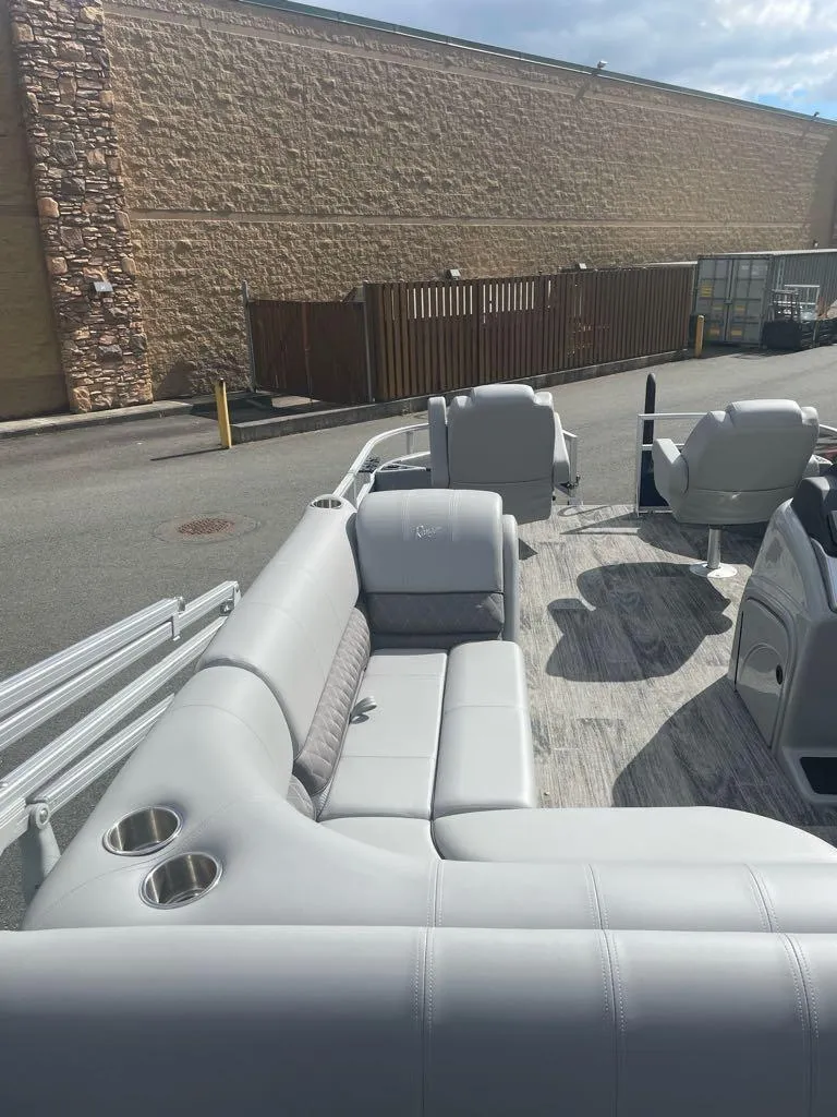 Slide: The Image of Ranger Reata 220F 2024 - 76