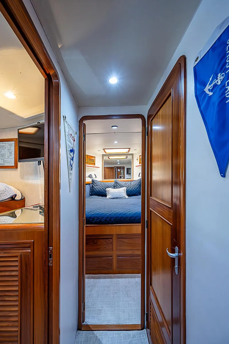 Slide: The Image of Offshore Yachts 62 Pilot House 2000 - 57