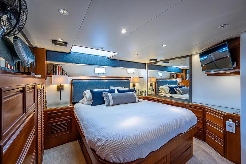 Slide: The Image of Offshore Yachts 62 Pilot House 2000 - 71