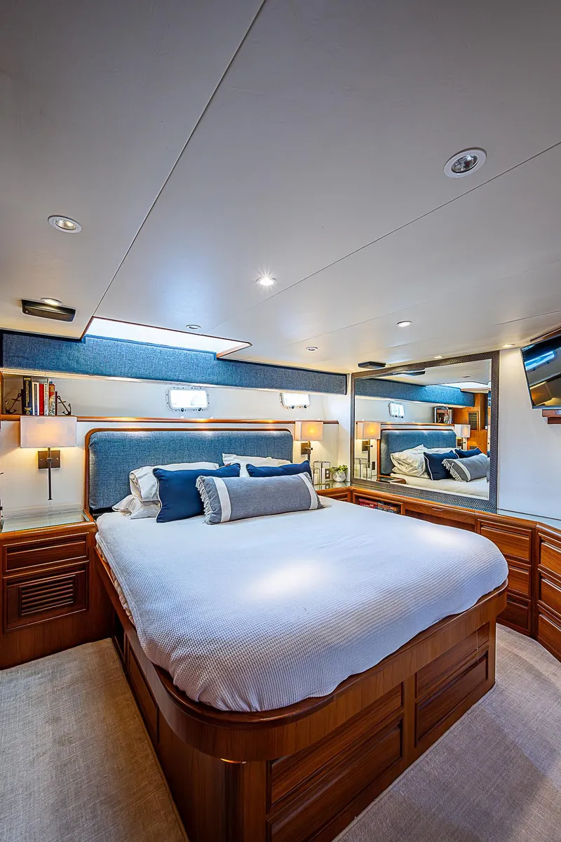 Slide: The Image of Offshore Yachts 62 Pilot House 2000 - 72