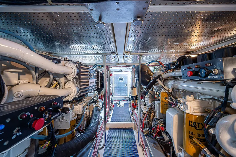 Slide: The Image of Offshore Yachts 62 Pilot House 2000 - 98