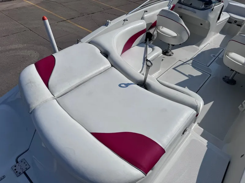 Slide: The Image of 2006 Sugar Sand Oasis boat interior with white and red seating. - 6