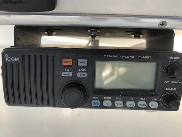 Slide: The Image of Bayliner 4087 Aft Cabin Motoryacht 2000 - 54