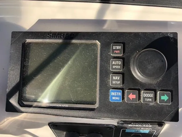 Slide: The Image of Bayliner 4087 Aft Cabin Motoryacht 2000 - 55