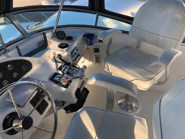 Slide: The Image of Bayliner 4087 Aft Cabin Motoryacht 2000 - 57