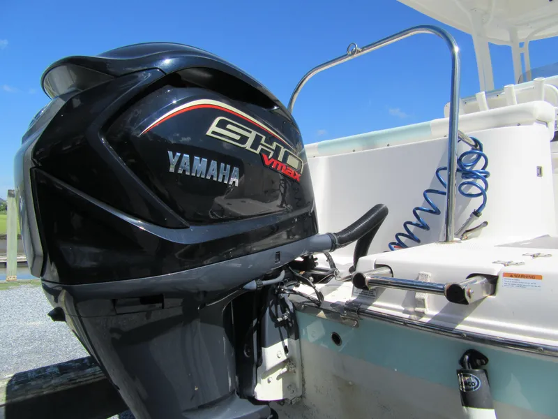 Slide: The Image of 2022 Robalo R222 Center Console with Yamaha SHO VMAX outboard motor. - 12