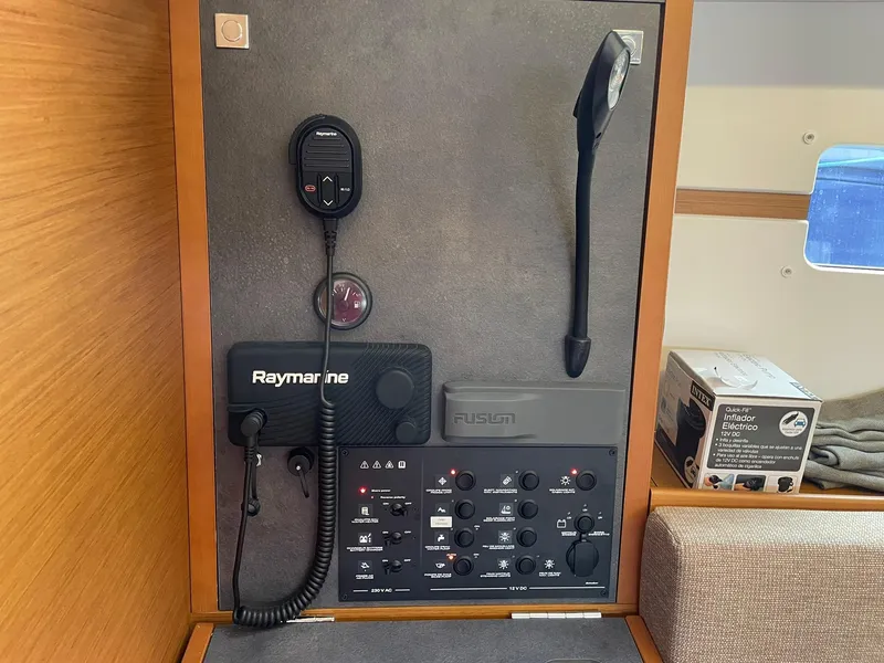 Slide: The Image of Jeanneau Sun Odyssey 349 2023 - 16