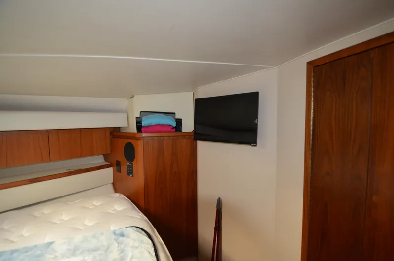 Slide: The Image of Bow SR TV - 16