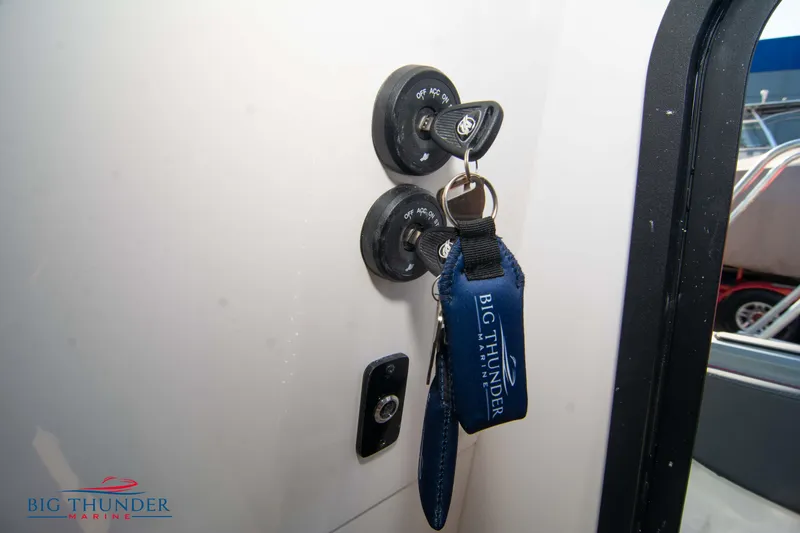 Slide: The Image of Glasstream 32 GSX 2024 - 57