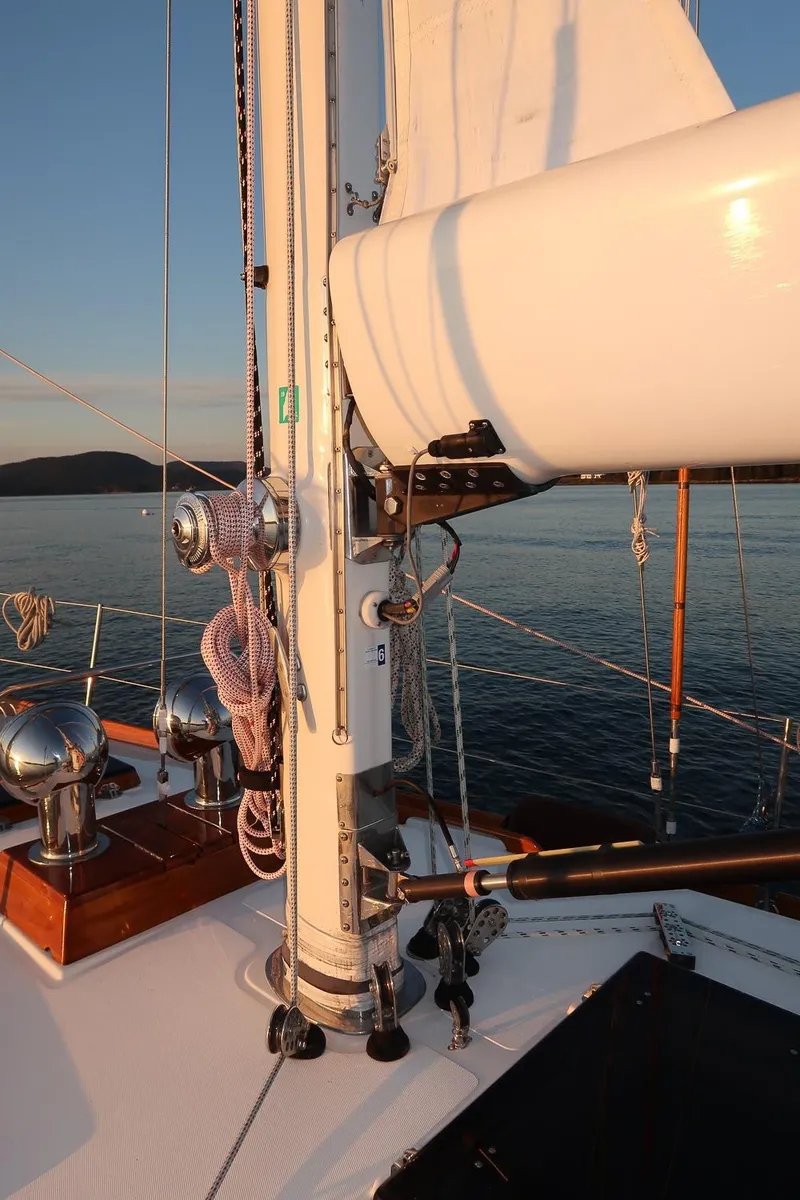 Slide: The Image of Hinckley Yachts Sou'wester 43 Sloop 1993 - 12