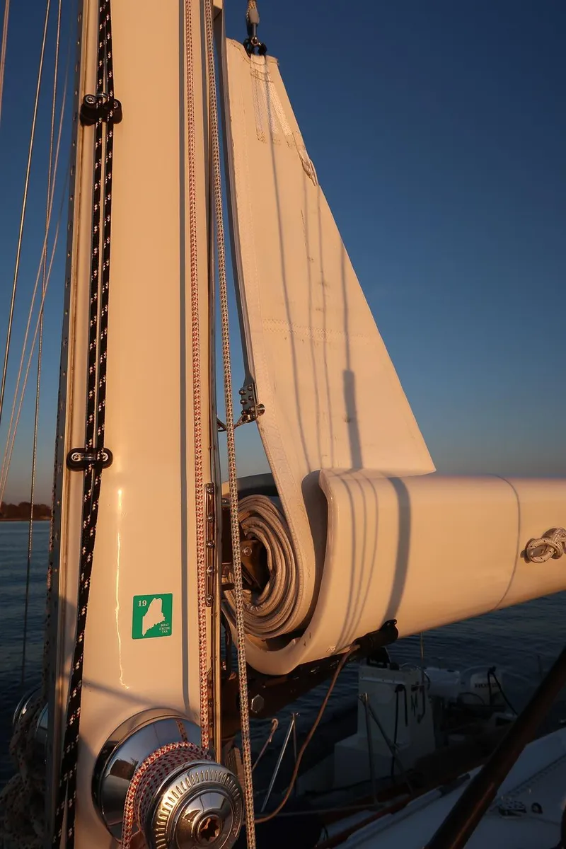Slide: The Image of Hinckley Yachts Sou'wester 43 Sloop 1993 - 14