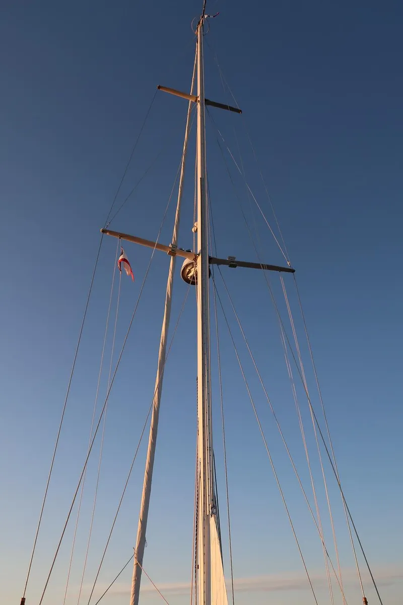 Slide: The Image of Hinckley Yachts Sou'wester 43 Sloop 1993 - 15