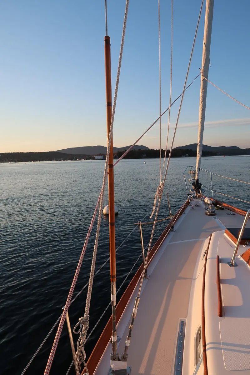 Slide: The Image of Hinckley Yachts Sou'wester 43 Sloop 1993 - 16