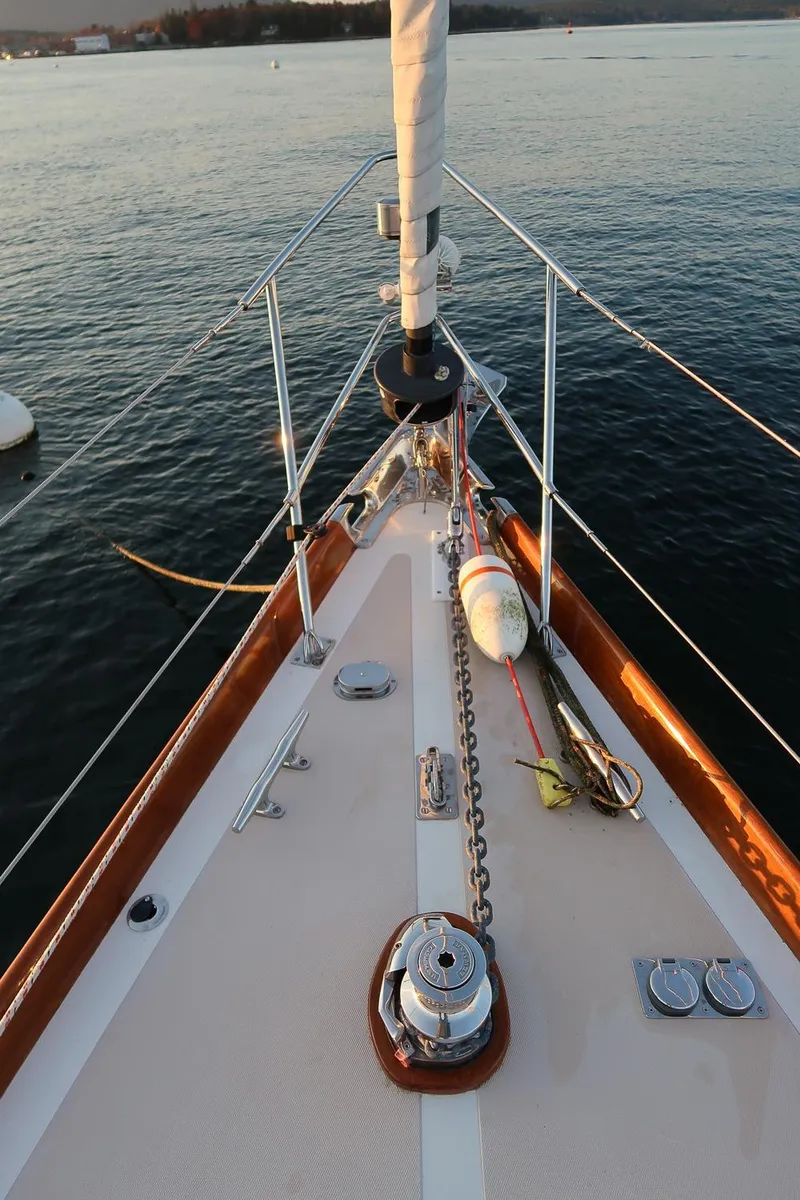 Slide: The Image of Hinckley Yachts Sou'wester 43 Sloop 1993 - 18