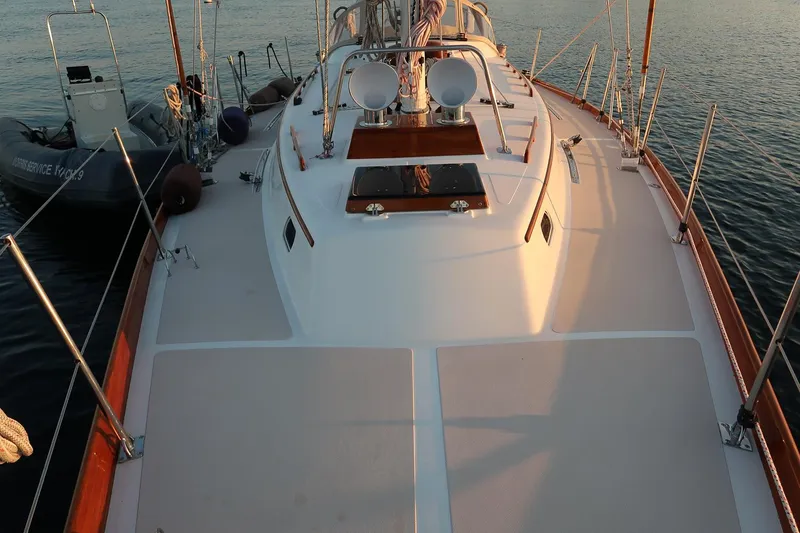 Slide: The Image of Hinckley Yachts Sou'wester 43 Sloop 1993 - 20