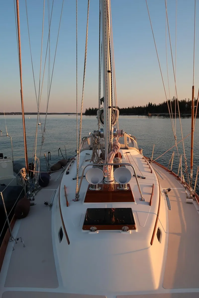 Slide: The Image of Hinckley Yachts Sou'wester 43 Sloop 1993 - 21