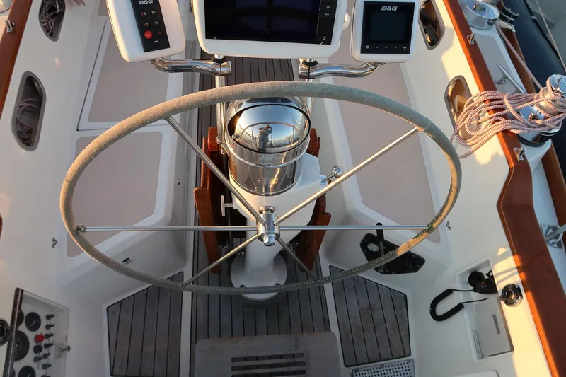 Slide: The Image of Hinckley Yachts Sou'wester 43 Sloop 1993 - 29