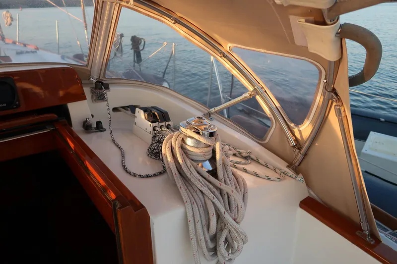 Slide: The Image of Hinckley Yachts Sou'wester 43 Sloop 1993 - 37