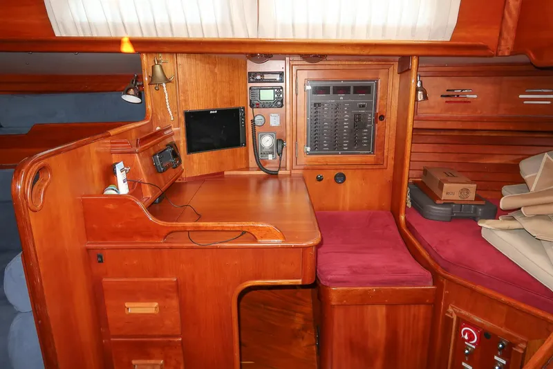 Slide: The Image of Hinckley Yachts Sou'wester 43 Sloop 1993 - 42