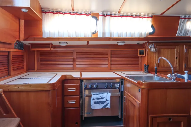 Slide: The Image of Hinckley Yachts Sou'wester 43 Sloop 1993 - 43