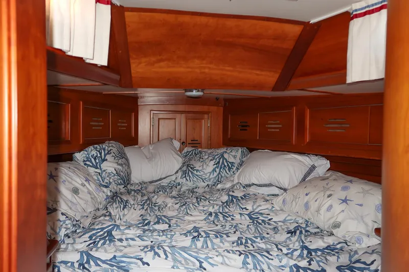 Slide: The Image of Hinckley Yachts Sou'wester 43 Sloop 1993 - 47
