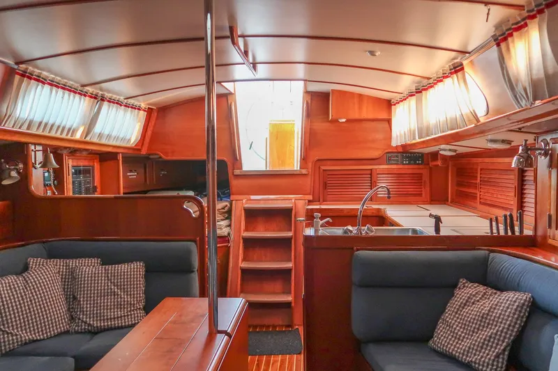 Slide: The Image of Hinckley Yachts Sou'wester 43 Sloop 1993 - 56