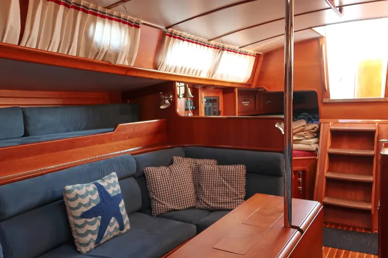 Slide: The Image of Hinckley Yachts Sou'wester 43 Sloop 1993 - 58