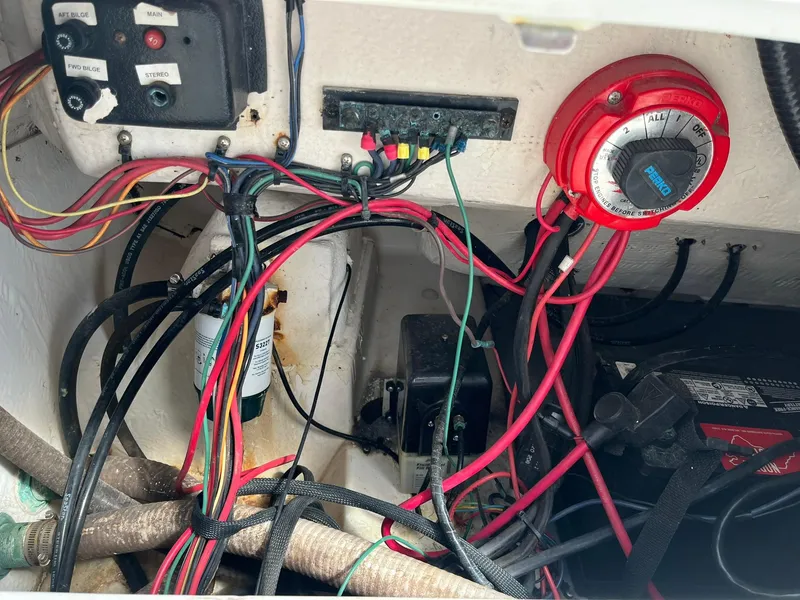 Slide: The Image of Aquasport 250 Explorer 2001 - 14