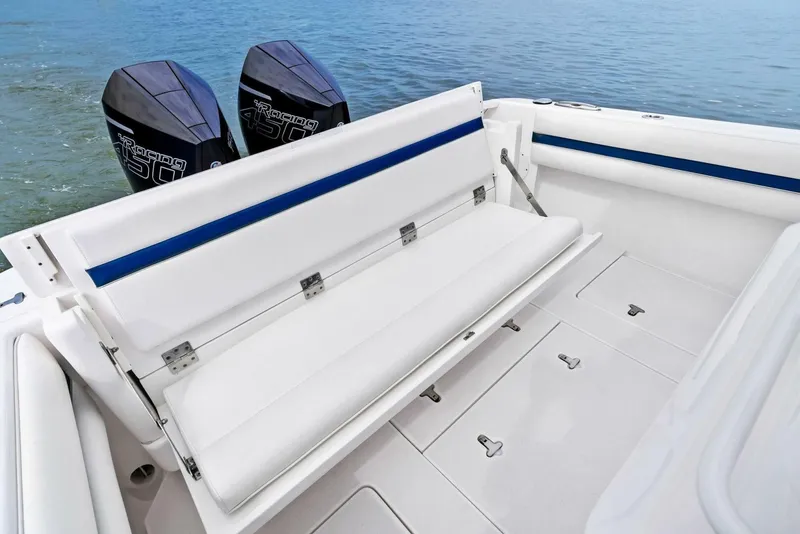 Slide: The Image of 2021 Intrepid 327 Valor - 11