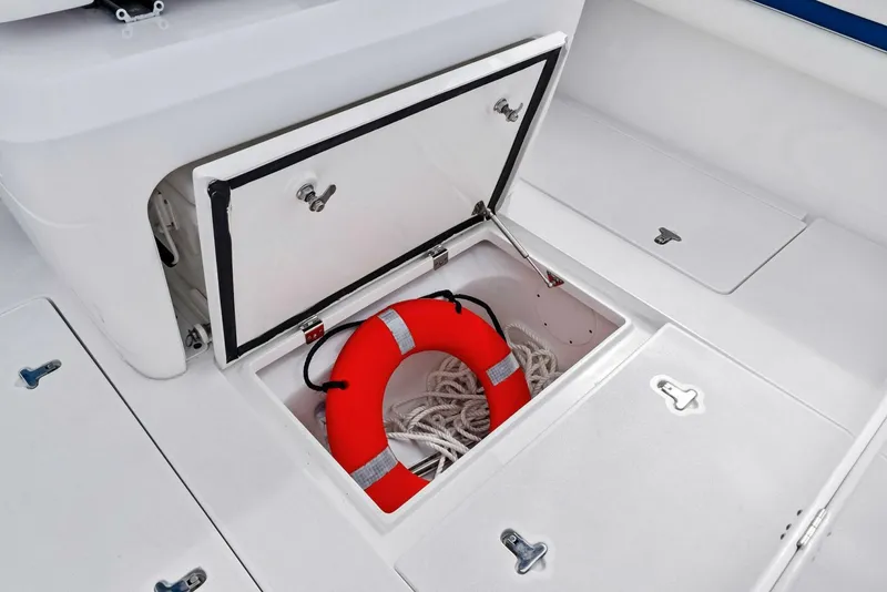 Slide: The Image of 2021 Intrepid 327 Valor - 12