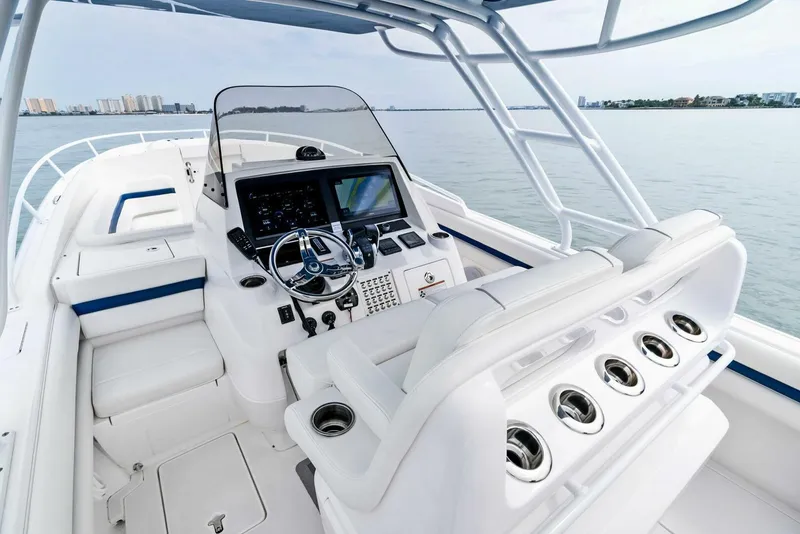 Slide: The Image of 2021 Intrepid 327 Valor - 21