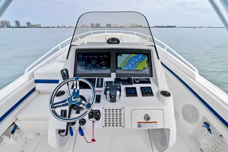 Slide: The Image of 2021 Intrepid 327 Valor - 22