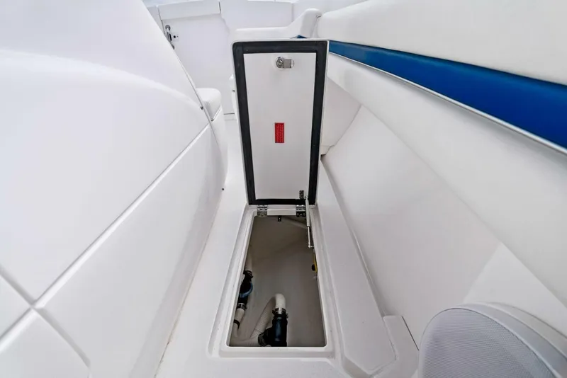 Slide: The Image of 2021 Intrepid 327 Valor - 36