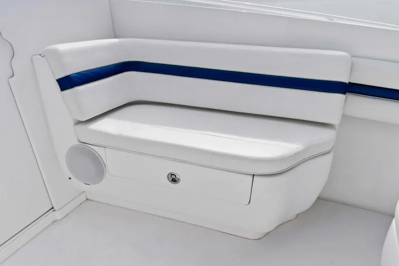 Slide: The Image of 2021 Intrepid 327 Valor - 41