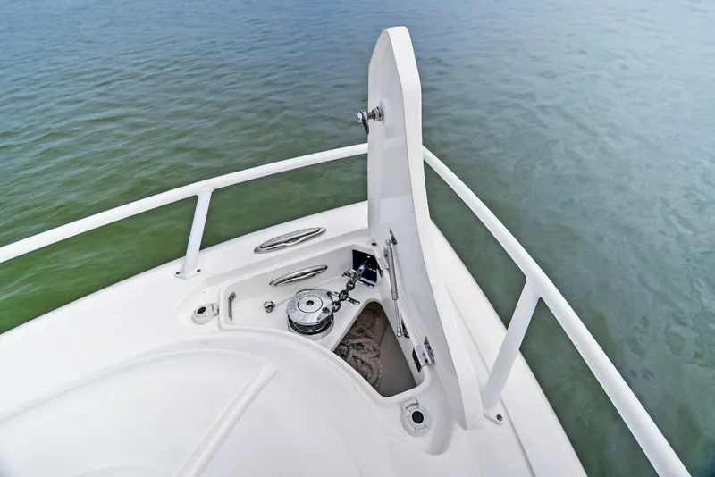 Slide: The Image of 2021 Intrepid 327 Valor - 44