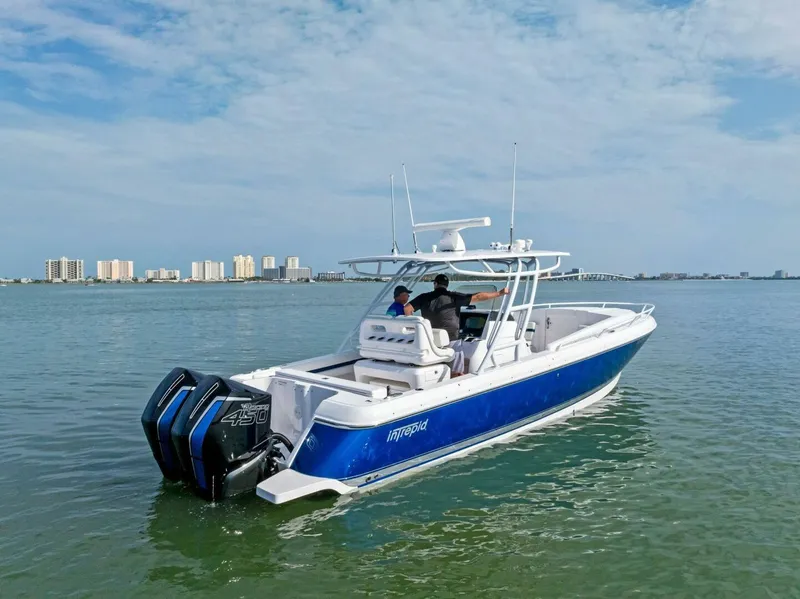 Slide: The Image of 2021 Intrepid 327 Valor - 45