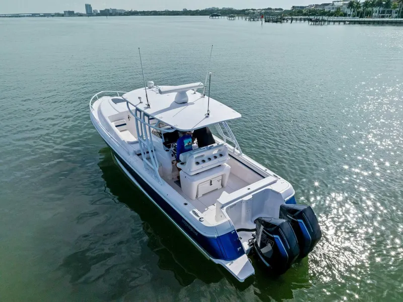 Slide: The Image of 2021 Intrepid 327 Valor - 48