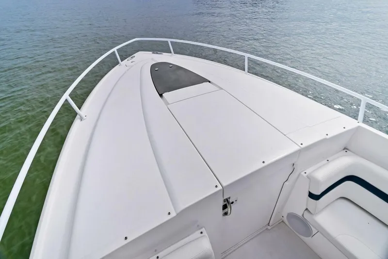 Slide: The Image of 2021 Intrepid 327 Valor - 5