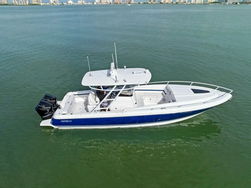 Slide: The Image of 2021 Intrepid 327 Valor - 53