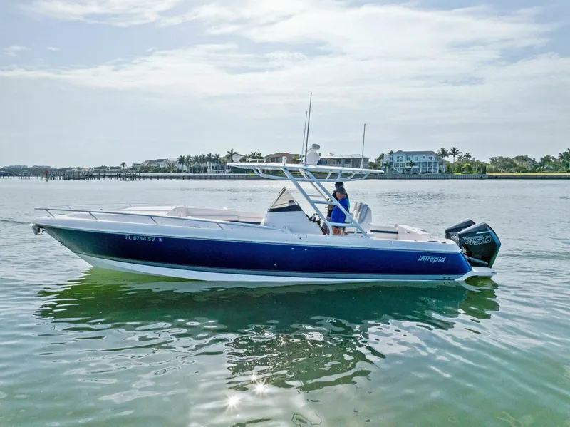 Slide: The Image of 2021 Intrepid 327 Valor - 57