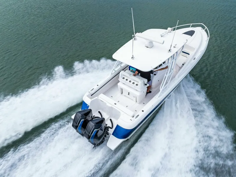 Slide: The Image of 2021 Intrepid 327 Valor - 6