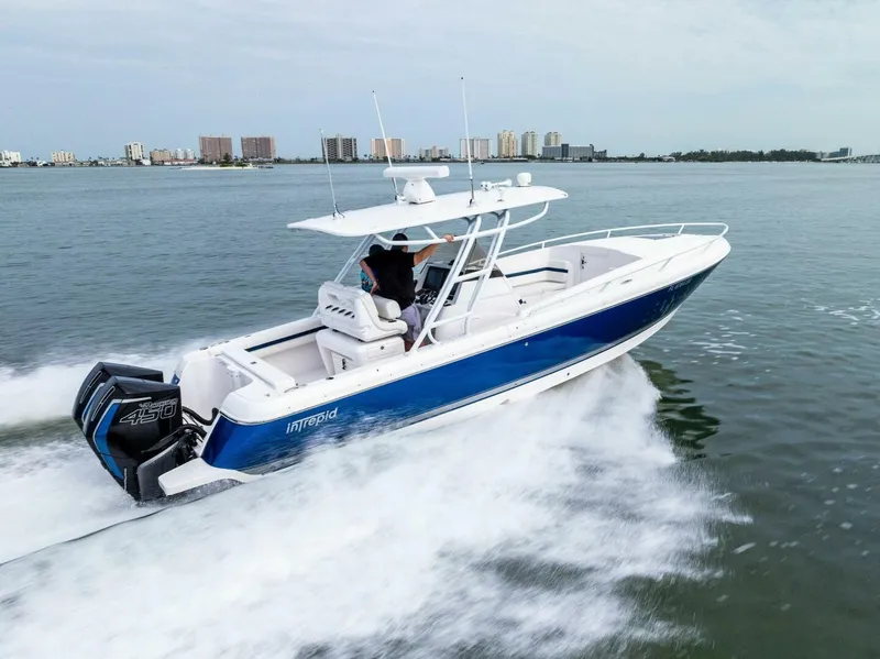 Slide: The Image of 2021 Intrepid 327 Valor - 60