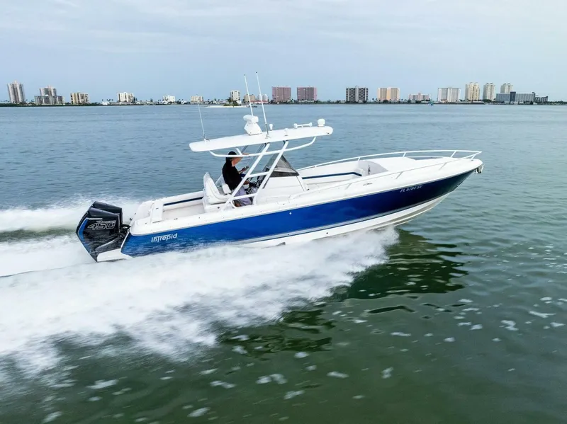 Slide: The Image of 2021 Intrepid 327 Valor - 61