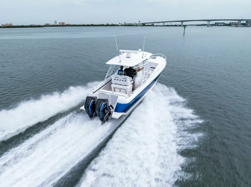 Slide: The Image of 2021 Intrepid 327 Valor - 64