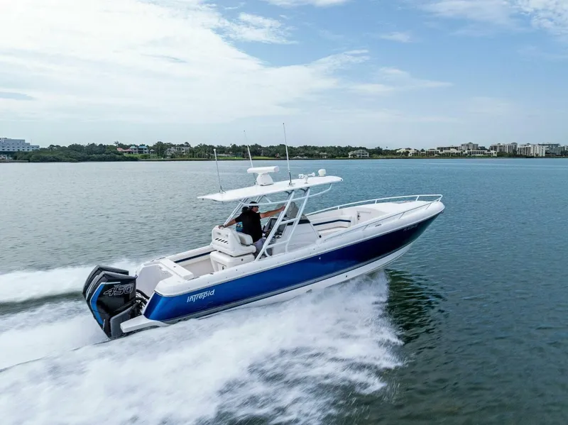 Slide: The Image of 2021 Intrepid 327 Valor - 67