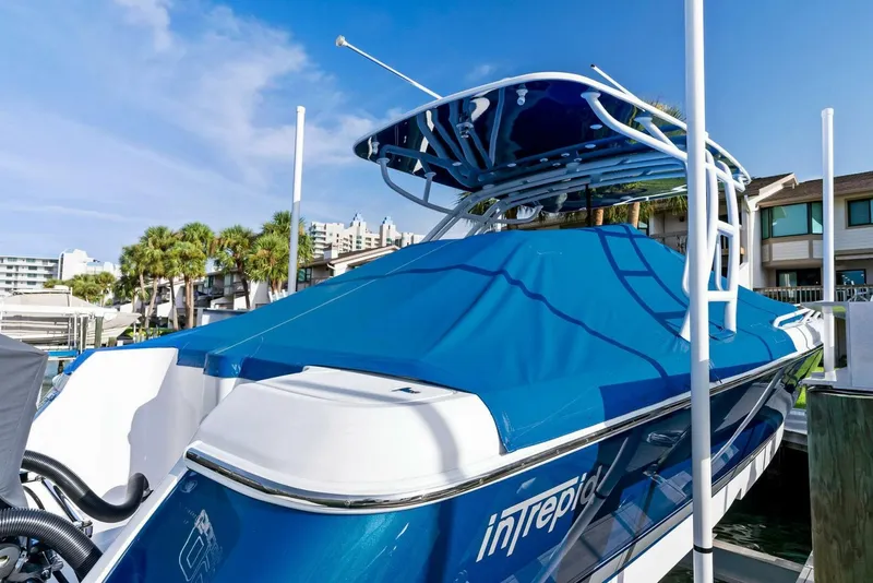 Slide: The Image of 2021 Intrepid 327 Valor - 69