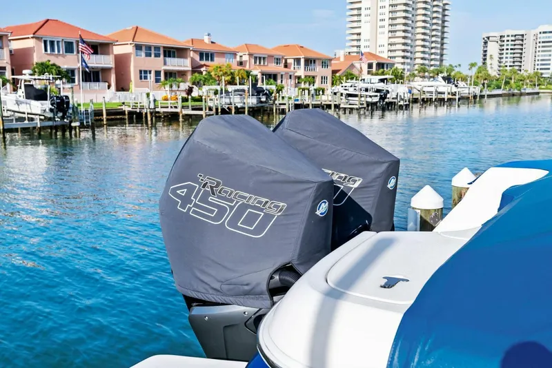 Slide: The Image of 2021 Intrepid 327 Valor - 70