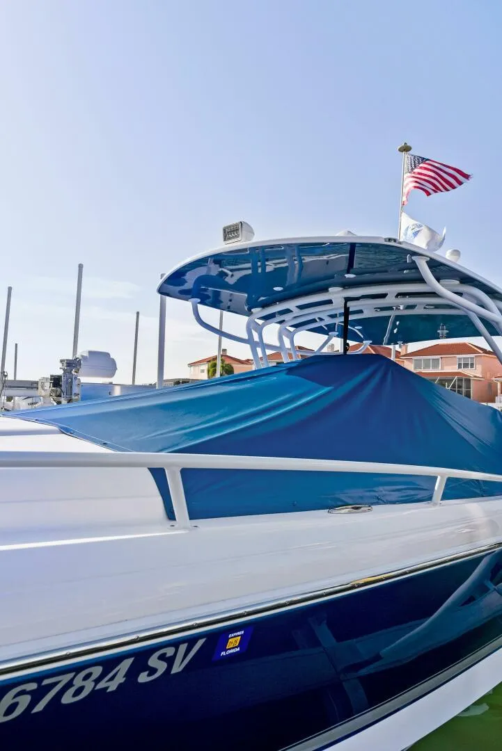 Slide: The Image of 2021 Intrepid 327 Valor - 71