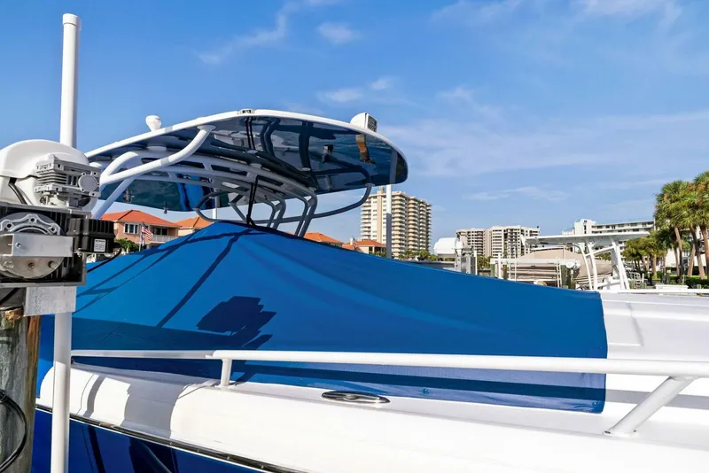 Slide: The Image of 2021 Intrepid 327 Valor - 72